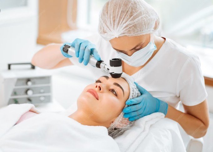 Best Dermatologist in Munirka